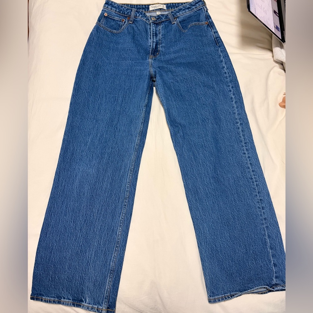 Abercrombie & Fitch Women's Straight Leg Blue Jeans